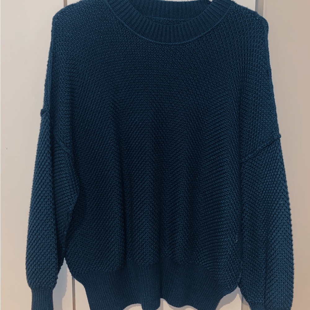 Womens Abercrombie & Fitch deep blue knit pullover sweater